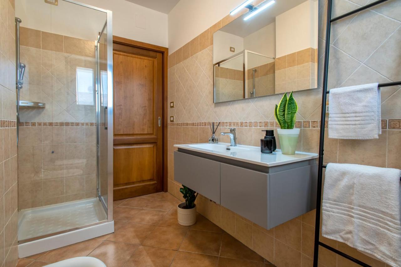 Le Terrazze Apartments Алгеро Екстериор снимка
